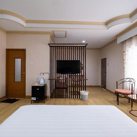 Sartini Inn Jogja Yogyakarta Exterior foto