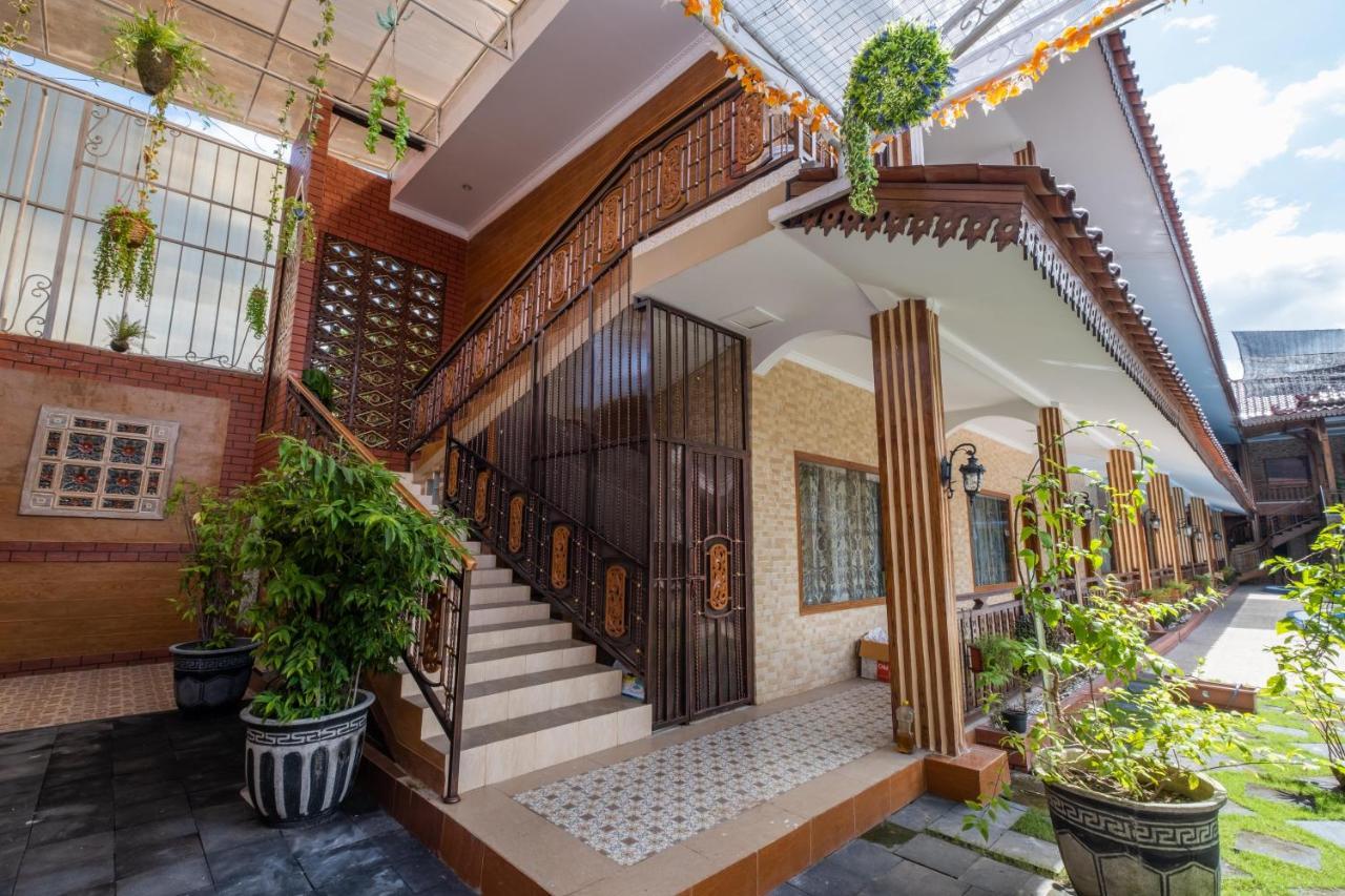 Sartini Inn Jogja Yogyakarta Exterior foto