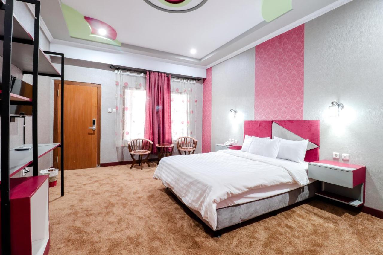 Sartini Inn Jogja Yogyakarta Exterior foto