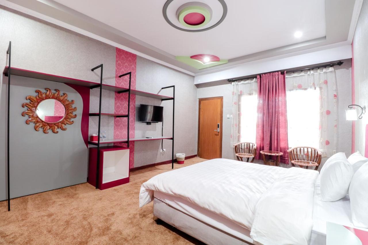 Sartini Inn Jogja Yogyakarta Exterior foto