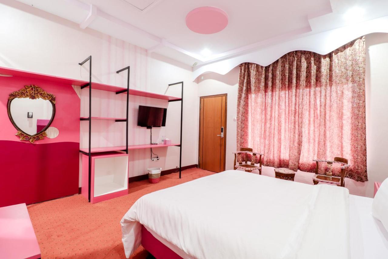 Sartini Inn Jogja Yogyakarta Exterior foto