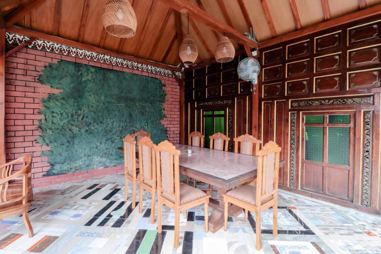 Sartini Inn Jogja Yogyakarta Exterior foto