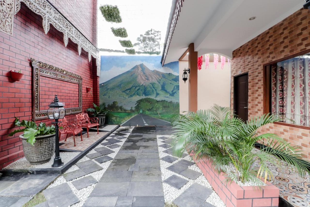 Sartini Inn Jogja Yogyakarta Exterior foto